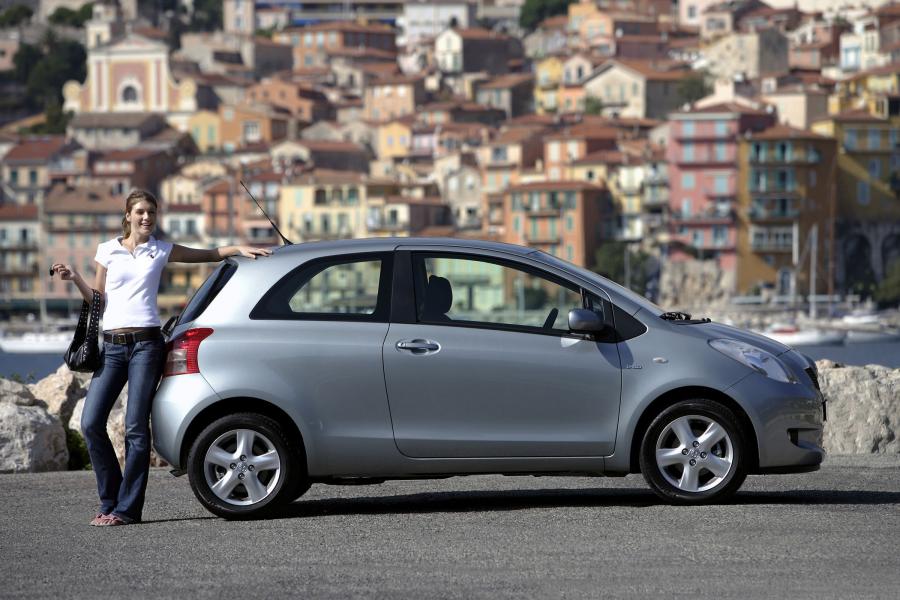  Toyota Yaris 2005 года  (фото 97 из 165)